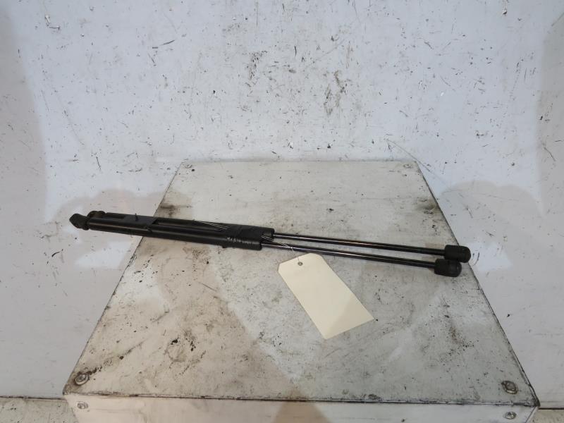 Verin de coffre VOLKSWAGEN GOLF 3 Essence - 1