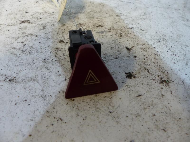 Bouton de warning PEUGEOT 307 PHASE 1 BREAK Diesel - 1