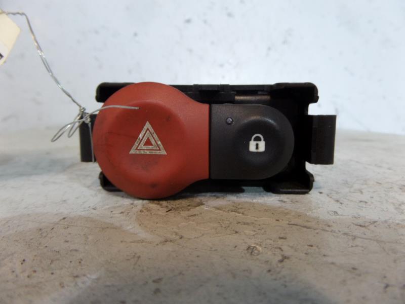 Bouton de warning RENAULT MODUS PHASE 1 Diesel - 1