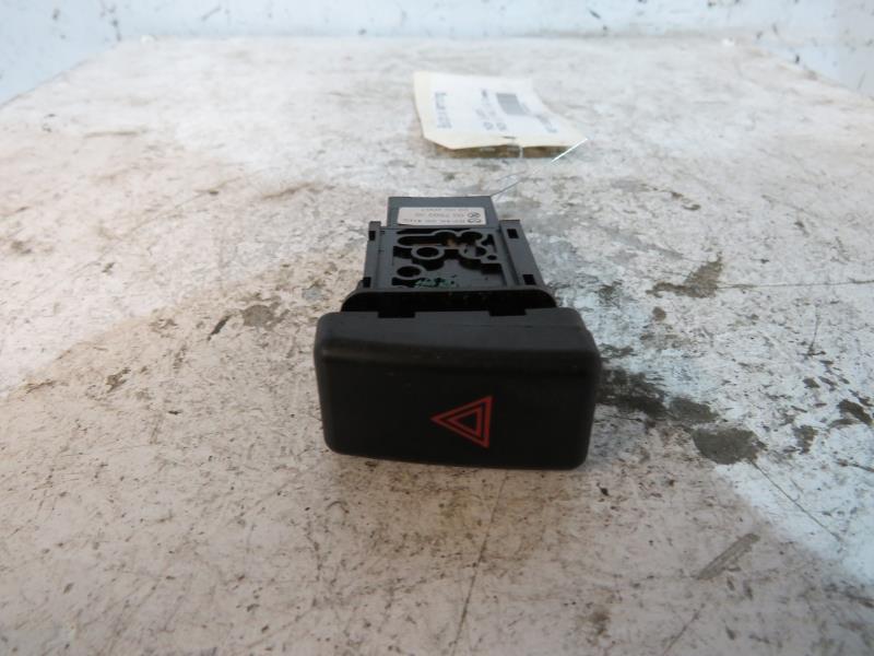 Bouton de warning MAZDA 3 1 PHASE 2 Diesel - 1