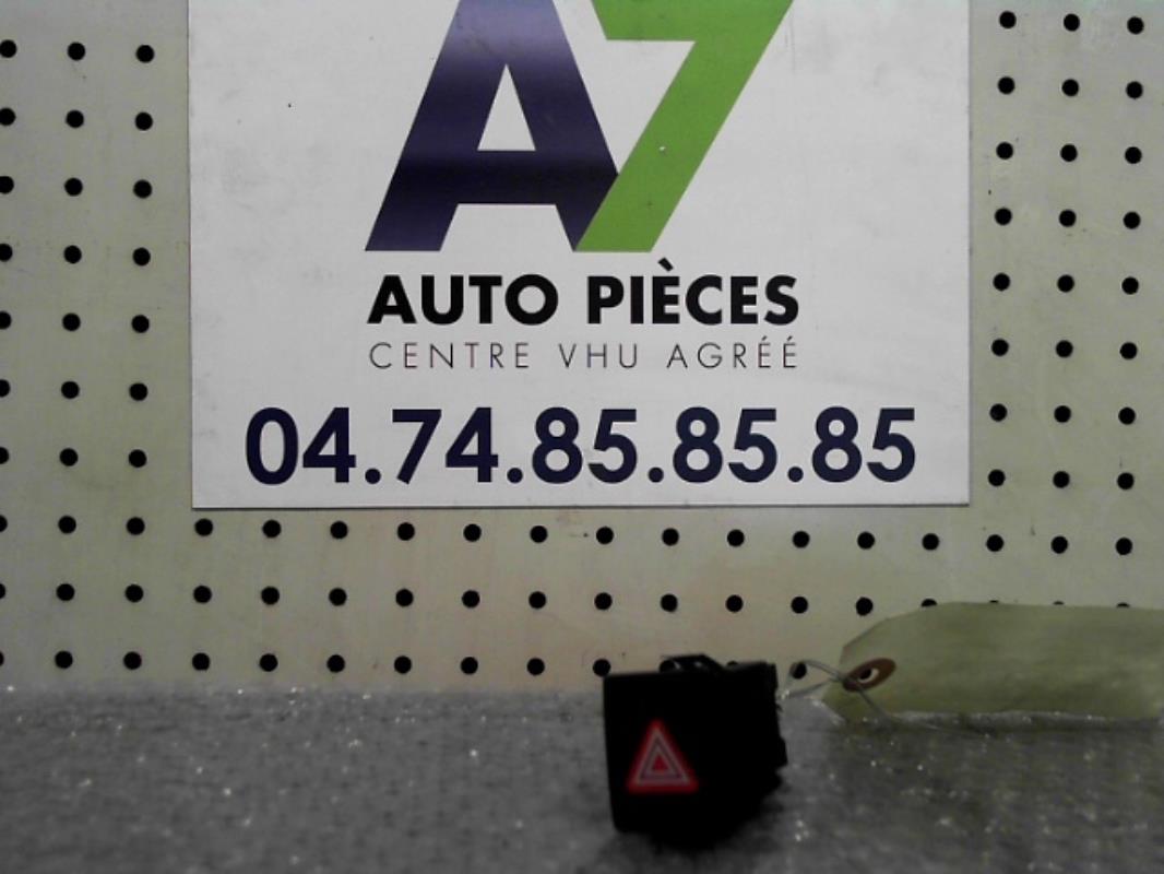 Interruttore luci emergenza VOLKSWAGEN POLO 4 PHASE 2 Diésel - 1