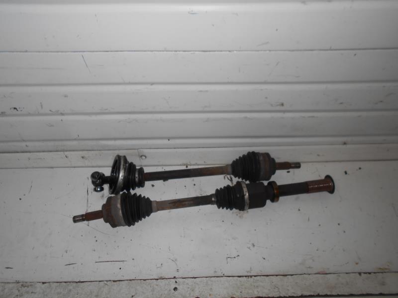 Cardan gauche (transmission) RENAULT CLIO 2 PHASE 2 Essence - 1