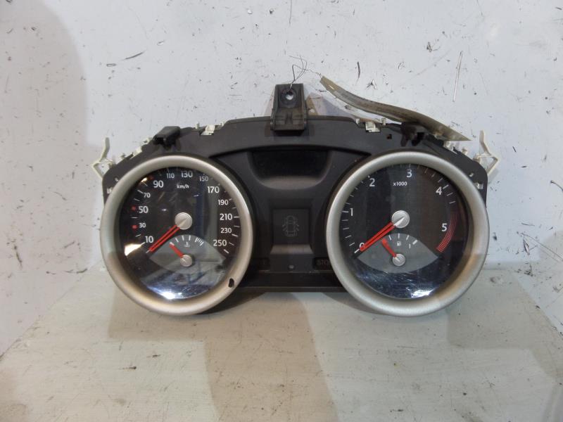 Compteur RENAULT MEGANE 2 PHASE 1 BREAK Diesel - 1