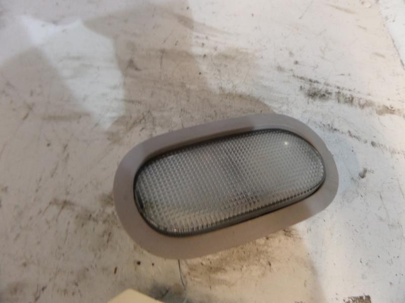 Eclairage de plafonnier RENAULT CLIO 2 PHASE 1 Essence - 1