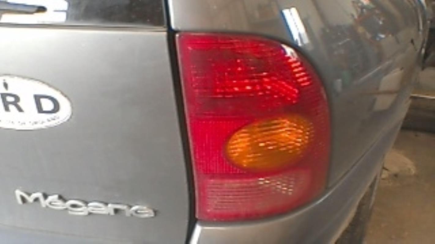 Fanale posteriore principale destro (luci) RENAULT MEGANE 1 BREAK Diésel - 1