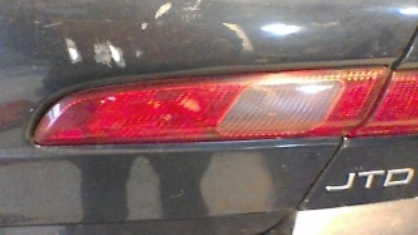 Gruppo ottico posteriore secondario destro (luci) ALFA ROMEO 156 PHASE 3 BREAK Diésel - 1