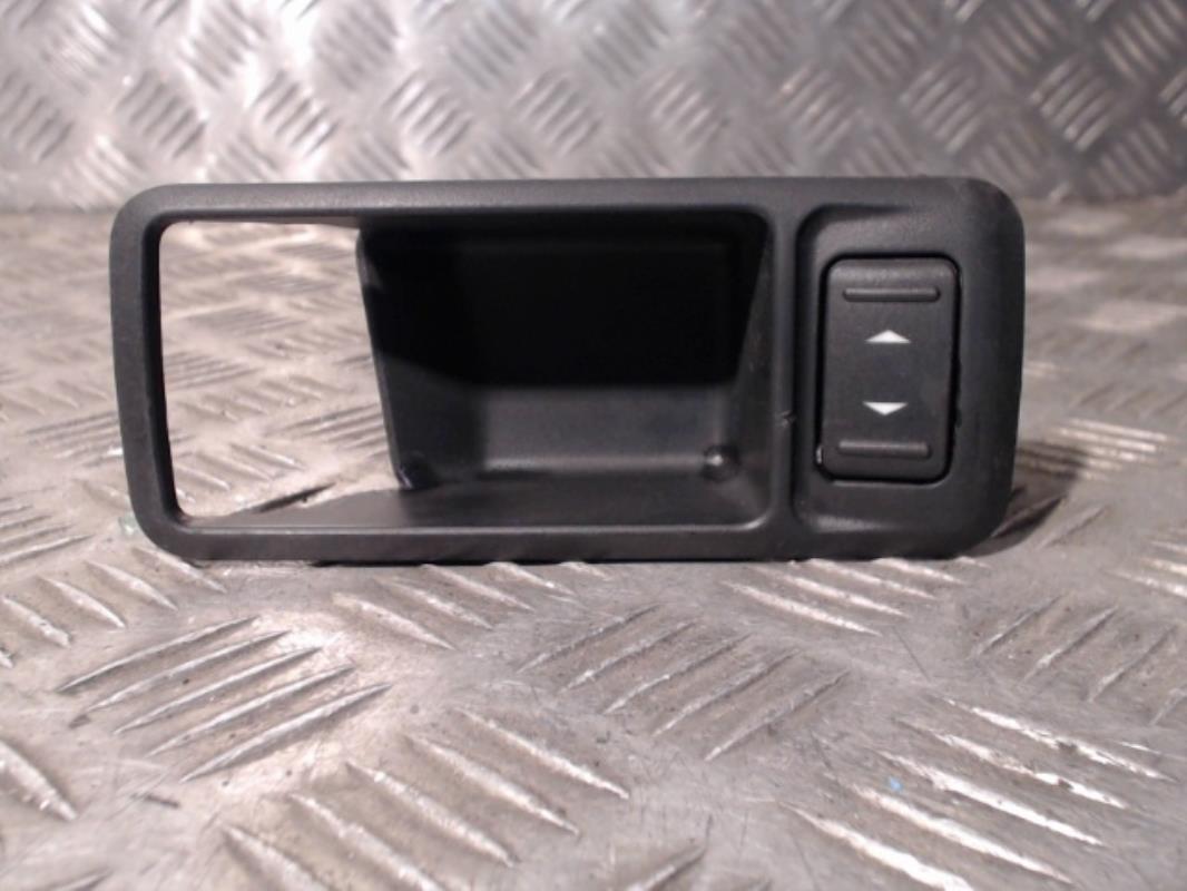 Interruttore lavacristalli posteriore sinistro FORD FOCUS 2 PHASE 1 Diésel - 1