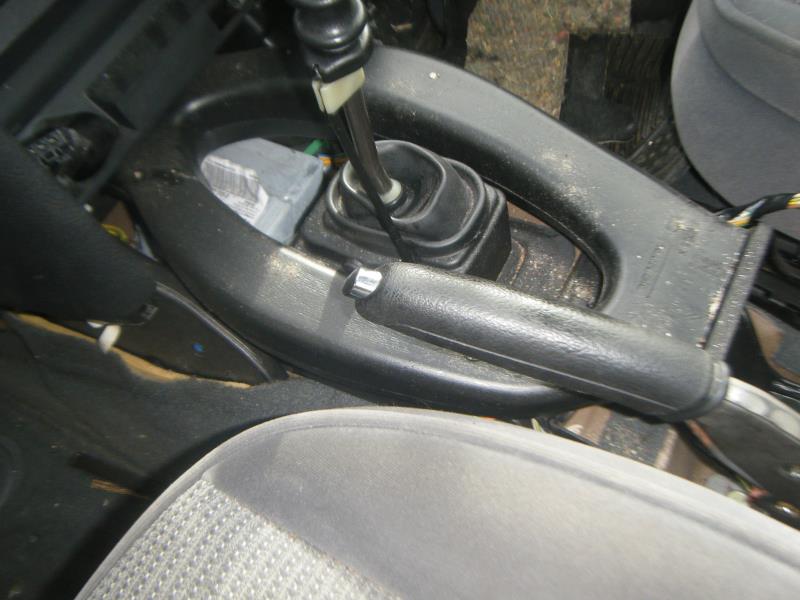 Levier frein à main PEUGEOT 407 PHASE 1 BREAK Diesel - 1