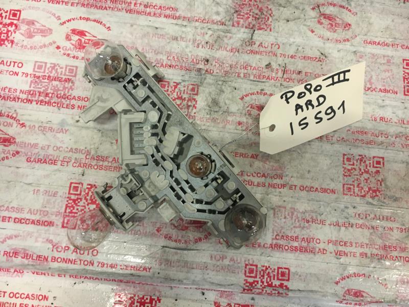 Base portalampade fanale posteriore destro VOLKSWAGEN POLO 3 Gasolina - 1