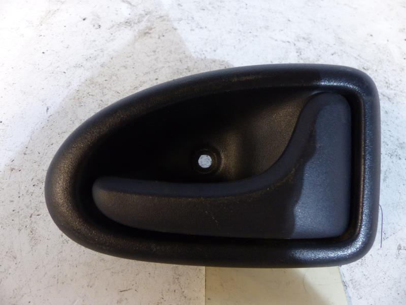 Poignee interieur arriere droit RENAULT CLIO 2 PHASE 2 Diesel - 1