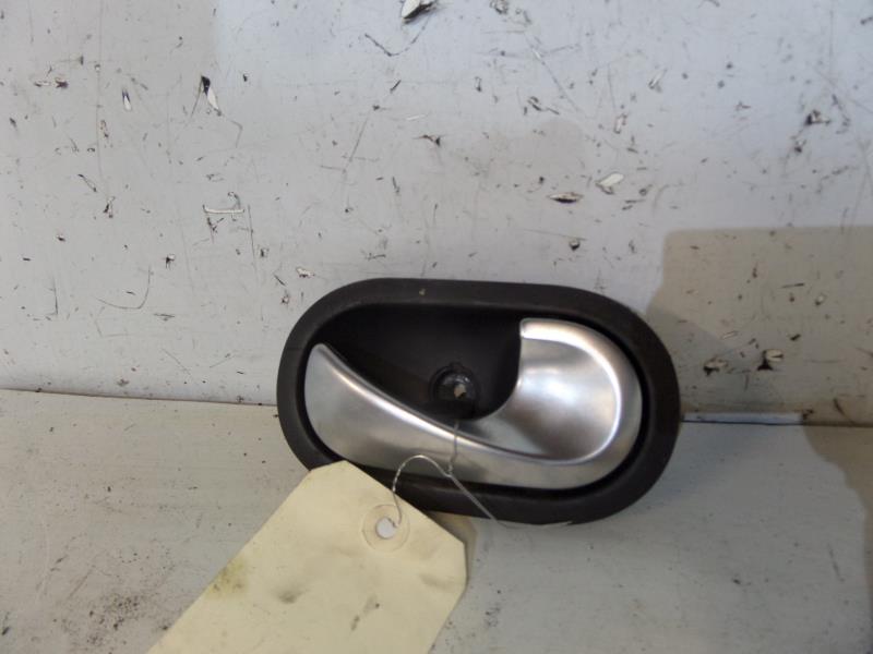 Maniglia interna posteriore destra RENAULT MEGANE 2 PHASE 1 Diésel - 1