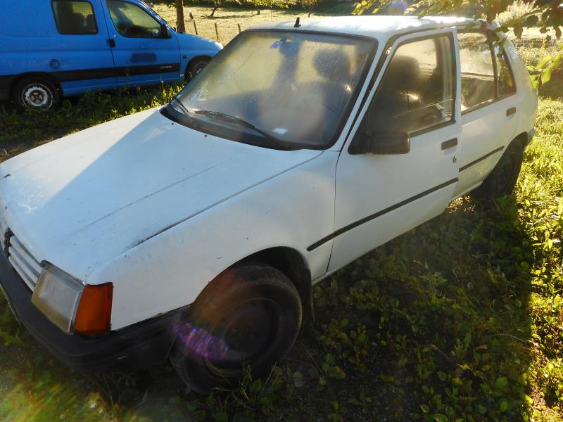 Image Ceinture avant droit - PEUGEOT 205