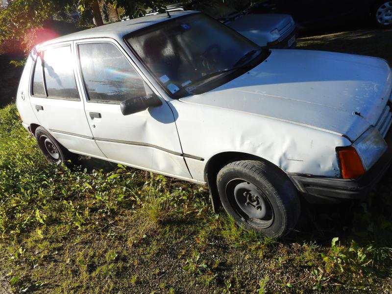 Image Ceinture avant droit - PEUGEOT 205