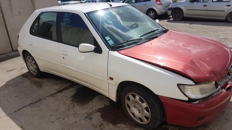 Image Feu arriere principal droit (feux) - PEUGEOT 306