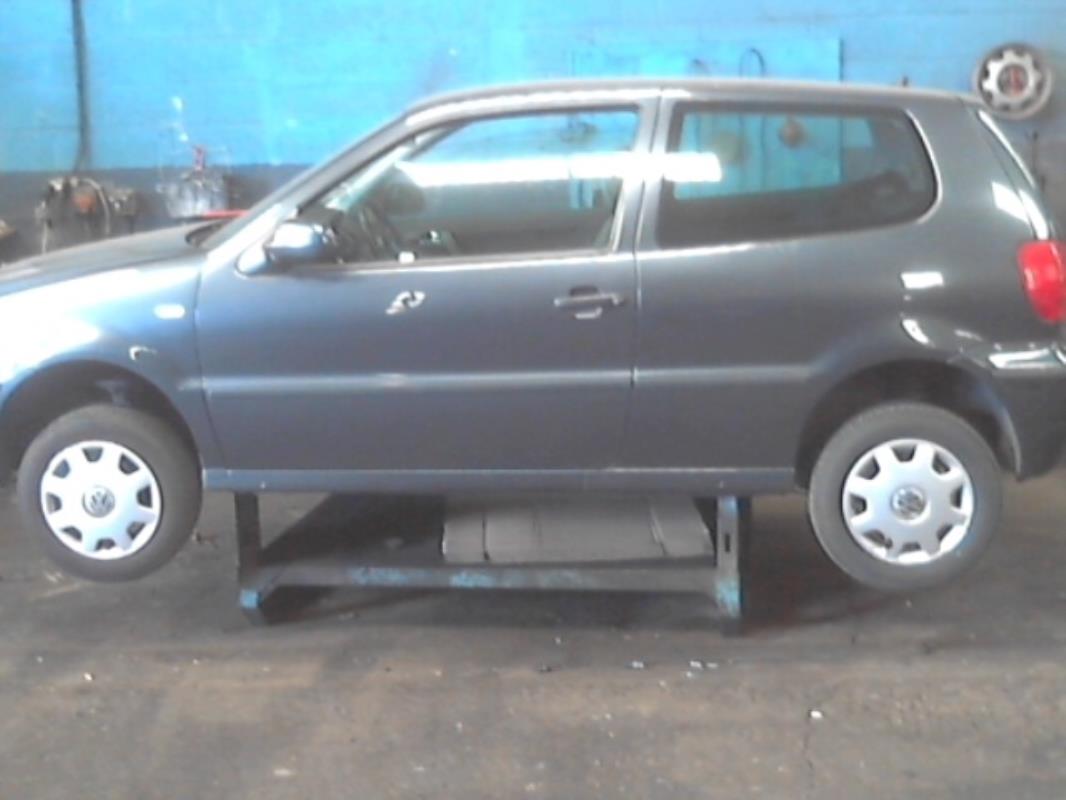 Pompe de direction VOLKSWAGEN POLO 3 PHASE 2 Essence - 1