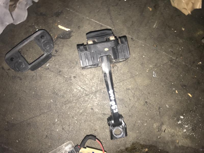 Arresto portiera posteriore destra BMW SERIE 3 (E90) PHASE 1  - 1