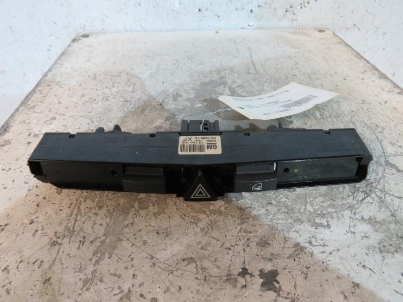 Bouton de warning OPEL ASTRA H PHASE 2 Diesel - 1