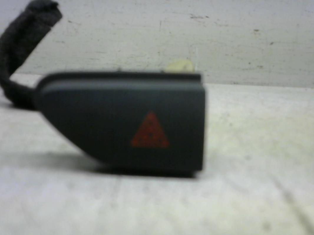 Bouton de warning RENAULT CLIO 4 PHASE 1 Essence - 1