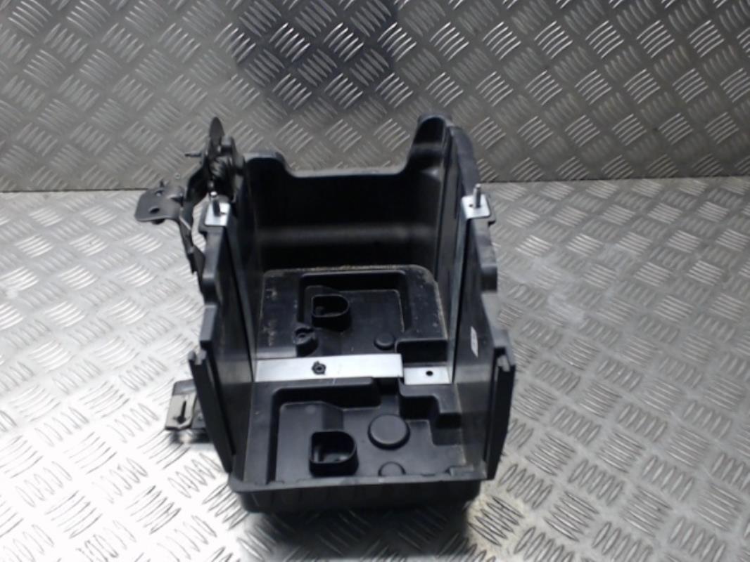 Cache batterie FORD FIESTA 6 PHASE 2 Essence - 1