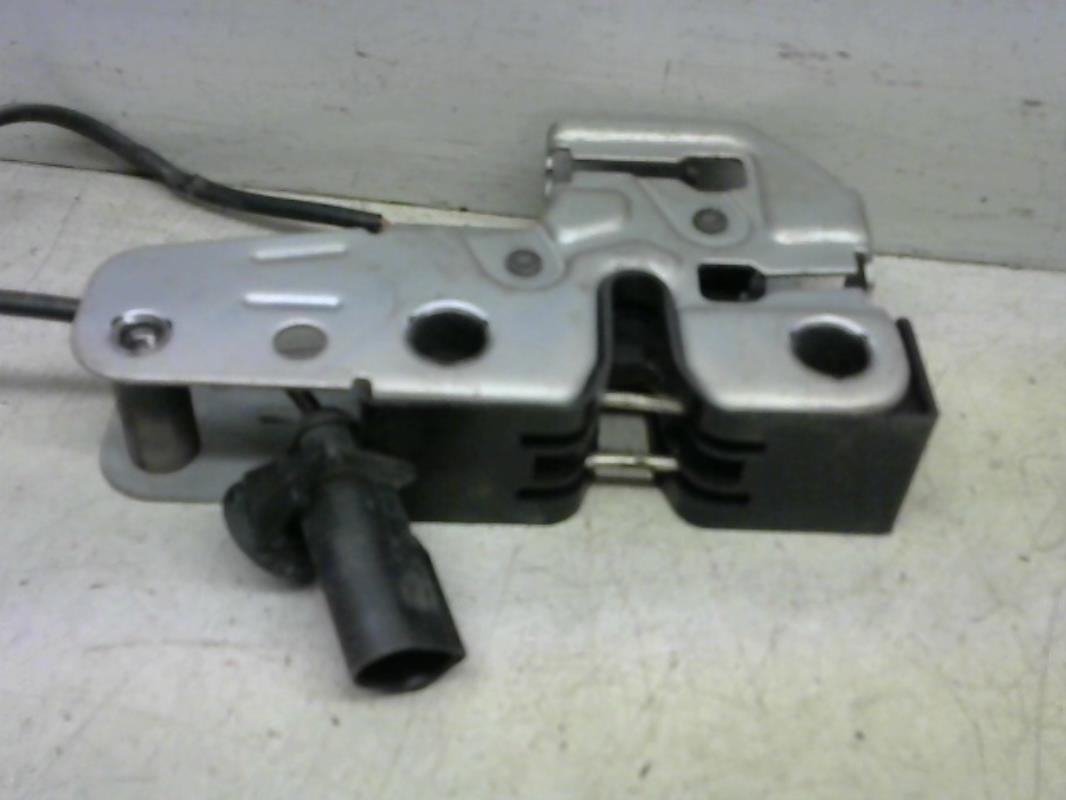 Fermeture de capot VOLKSWAGEN POLO 4 PHASE 2 Diesel - 1