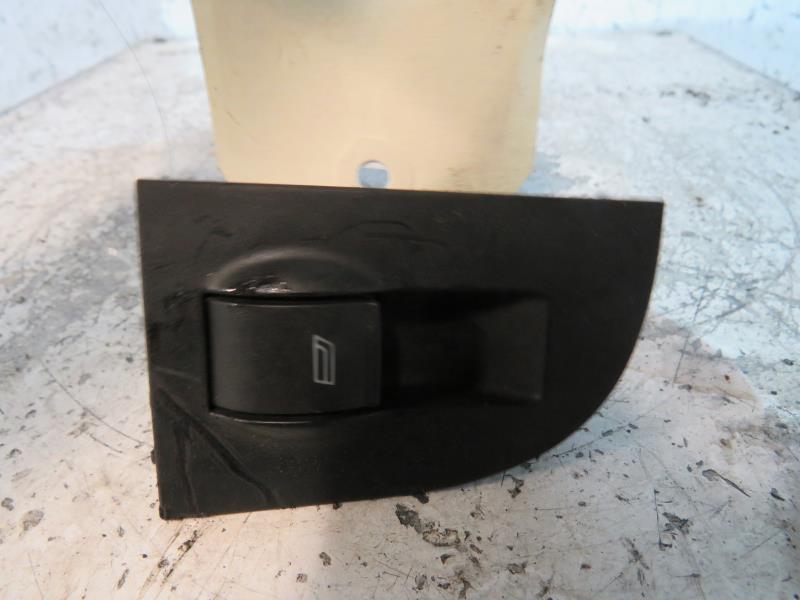 Interruttore lavacristalli posteriore sinistro AUDI A6 2 AVANT PHASE 2 BREAK Diésel - 1