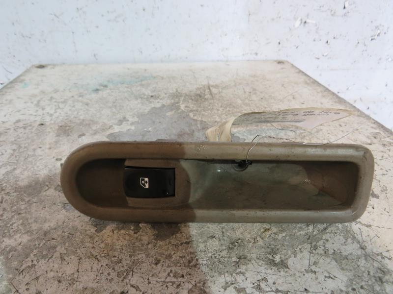 Interruttore lavacristalli posteriore sinistro RENAULT CLIO 3 PHASE 1 Diésel - 1