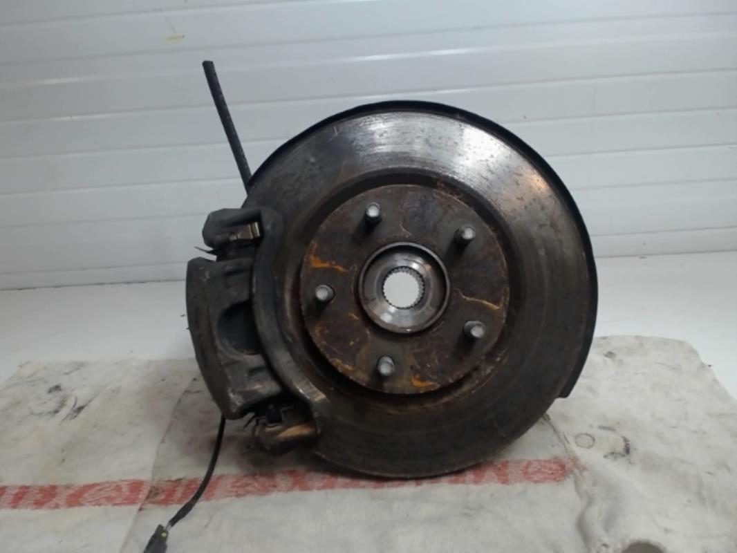 Moyeu avant gauche NISSAN JUKE 1 PHASE 1 Diesel - 1