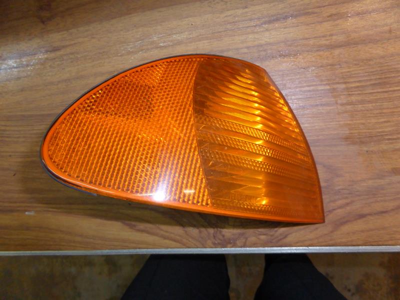 Optique avant secondaire droit (feux)(clignotant) BMW SERIE 3 E46 PHASE 1 Essence - 1
