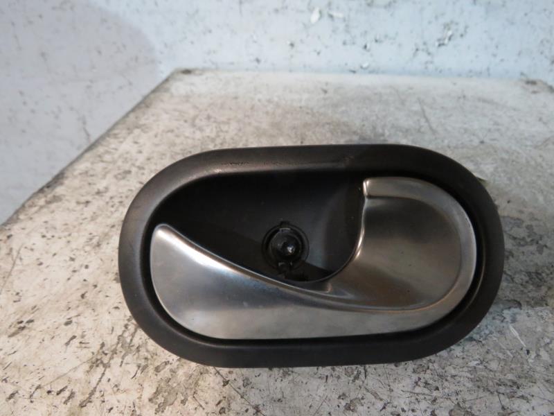 Maniglia interna posteriore destra RENAULT MEGANE 2 PHASE 2 Diésel - 1