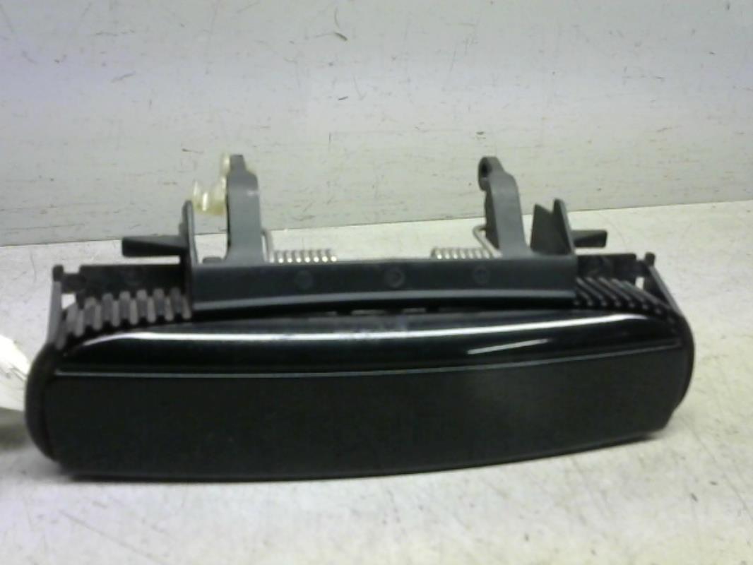 Poignee porte avant droit AUDI A3 2 S3 PHASE 2 Essence - 1