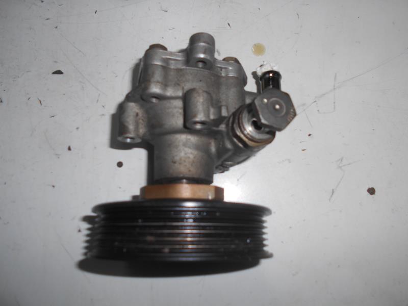 Pompe de direction VOLKSWAGEN GOLF 4 Essence - 1