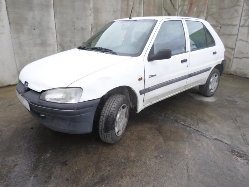 Image Feu arriere principal gauche (feux) - PEUGEOT 106