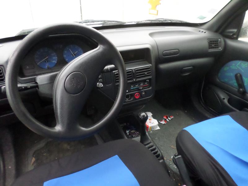 Image Feu arriere principal gauche (feux) - PEUGEOT 106