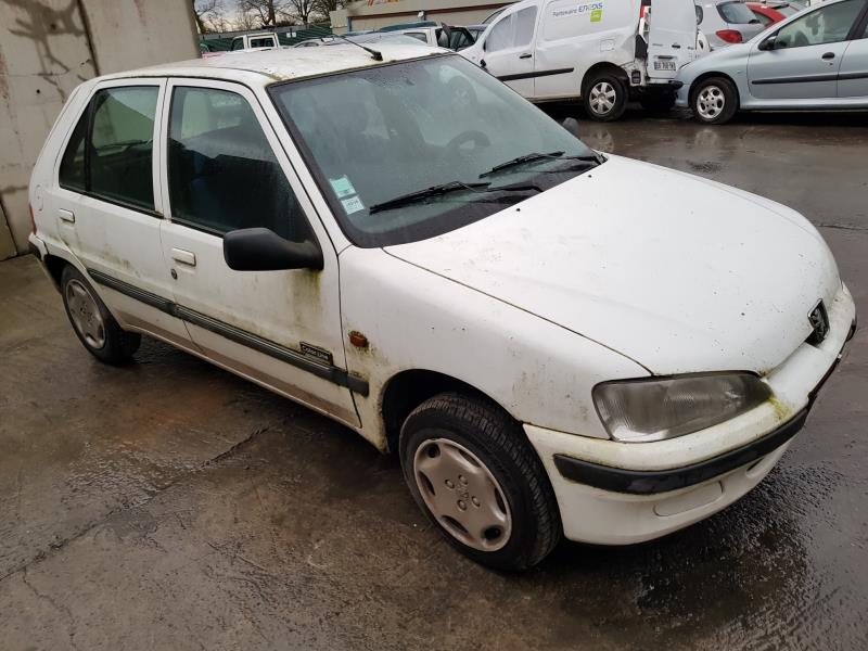 Image Feu arriere principal droit (feux) - PEUGEOT 106