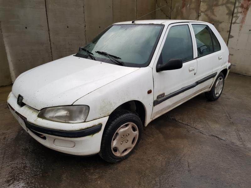 Image Feu arriere principal droit (feux) - PEUGEOT 106
