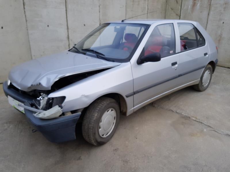 Image Feu arriere principal droit (feux) - PEUGEOT 306