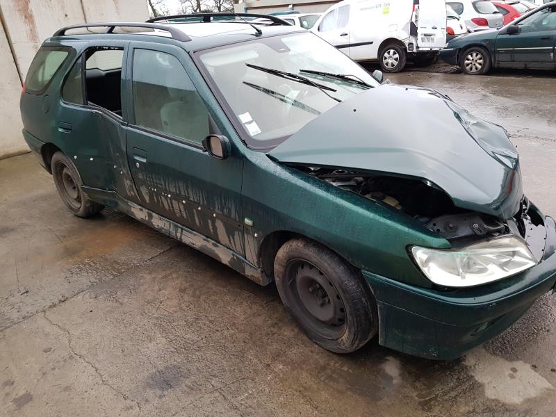 Image Feu arriere principal gauche (feux) - PEUGEOT 306