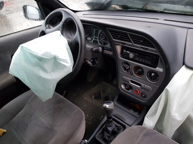 Image Feu arriere principal gauche (feux) - PEUGEOT 306