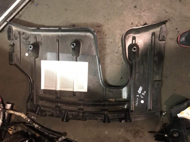 Cache sous moteur BMW SERIE 3 E91 TOURING PHASE 2 BREAK Diesel - 1