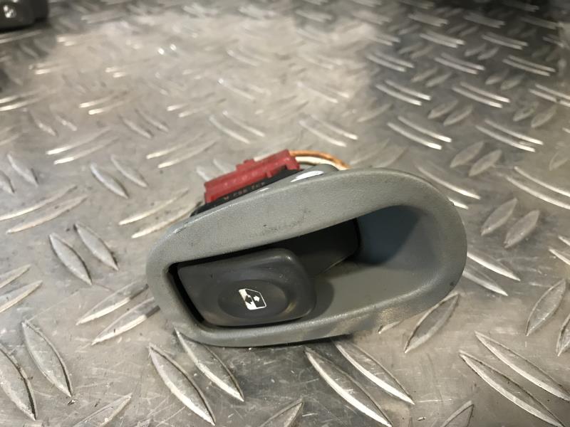 Bouton/Interrupteur RENAULT SCENIC 1 PHASE 2 Diesel - 1
