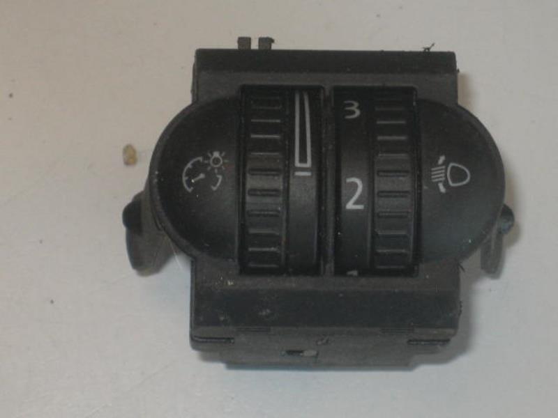 Bouton/Interrupteur VOLKSWAGEN GOLF 5 Diesel - 1