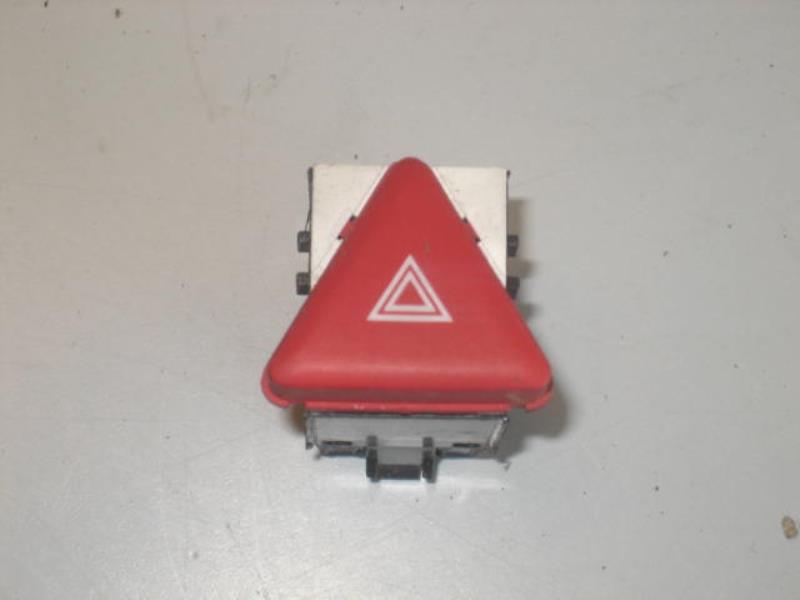 Bouton de warning VOLKSWAGEN GOLF 5 Diesel - 1