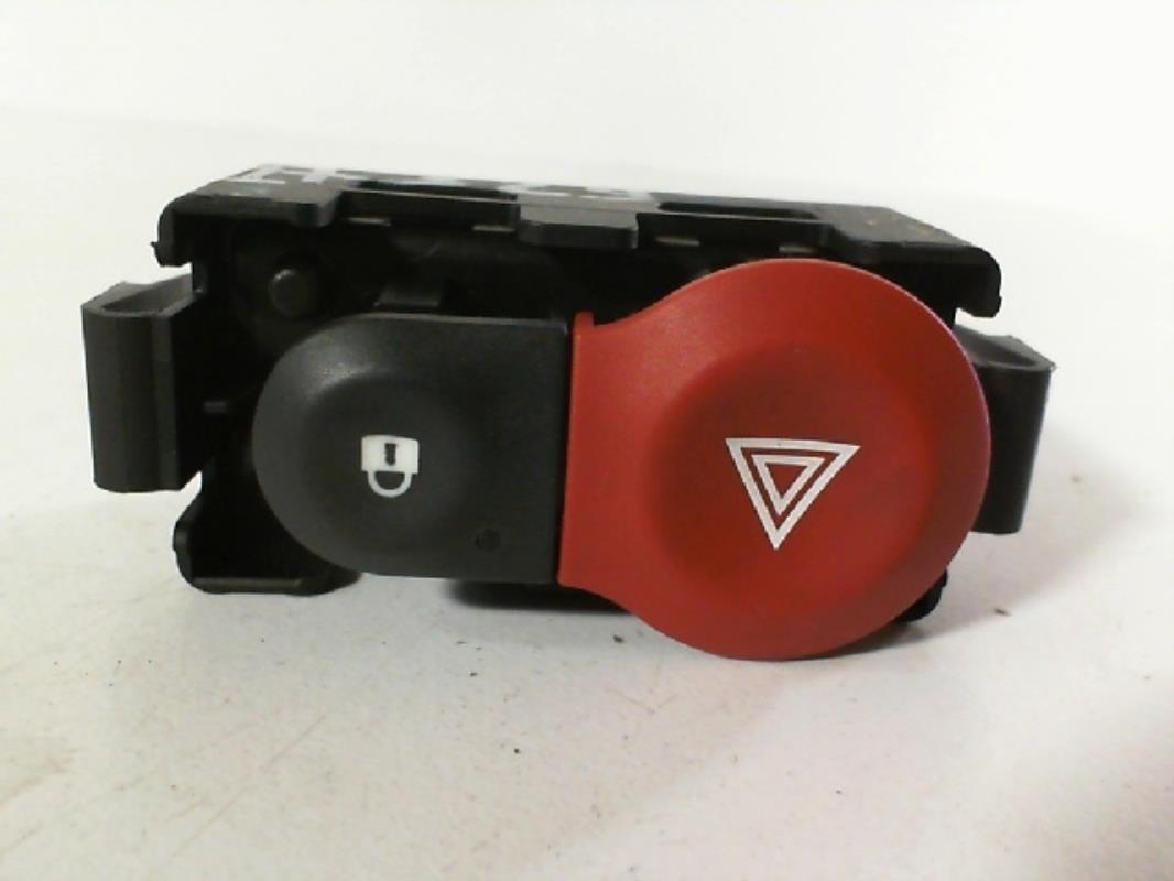 Bouton de warning RENAULT CLIO 3 PHASE 2 BREAK Diesel - 1