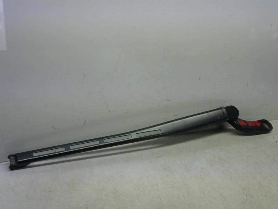 Bras essuie glace avant gauche AUDI A6 2 AVANT PHASE 2 BREAK Diesel - 1