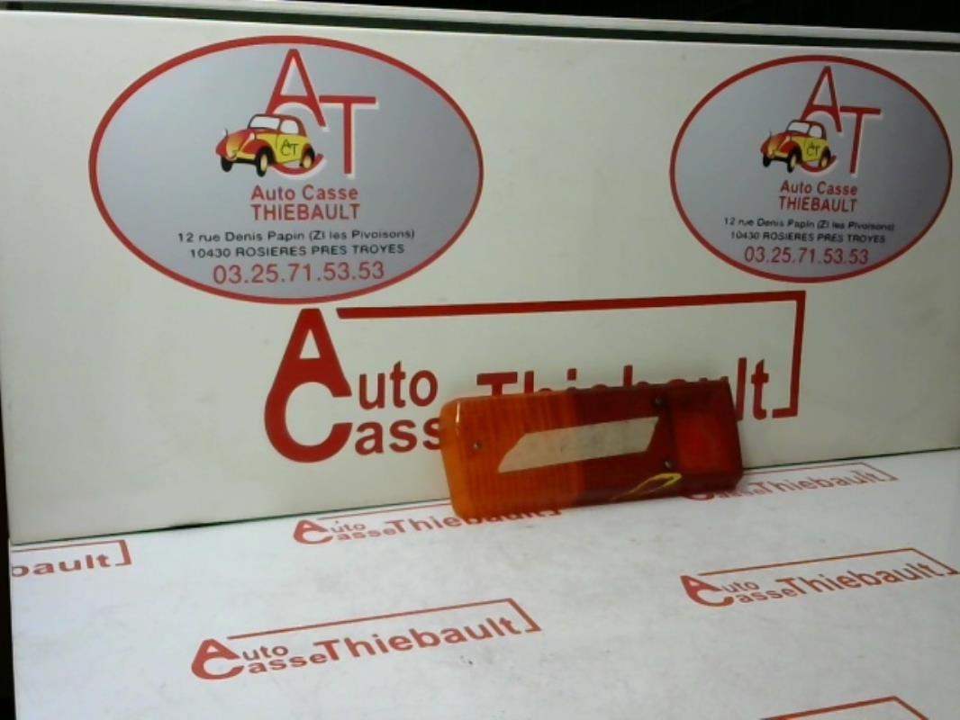 Cabochon arriere gauche RENAULT R12 BREAK Essence - 1