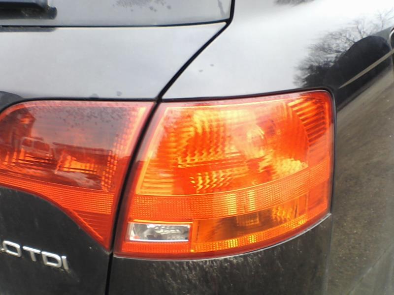 Feu arriere principal droit (feux) AUDI A4 2 AVANT PHASE 2 BREAK Diesel - 1
