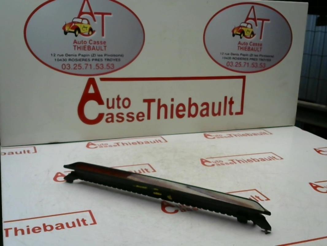 Luce stop centrale VOLKSWAGEN PASSAT 4  - 1