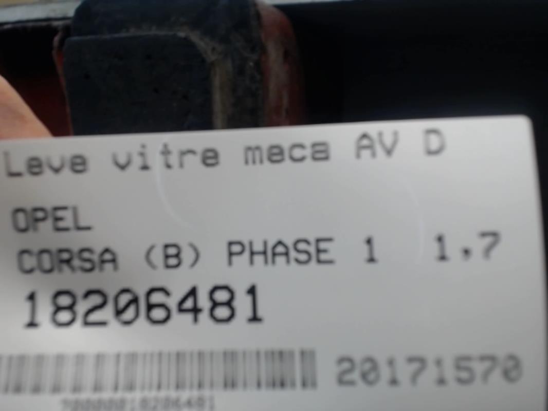 Image Leve vitre mecanique avant droit - OPEL CORSA B