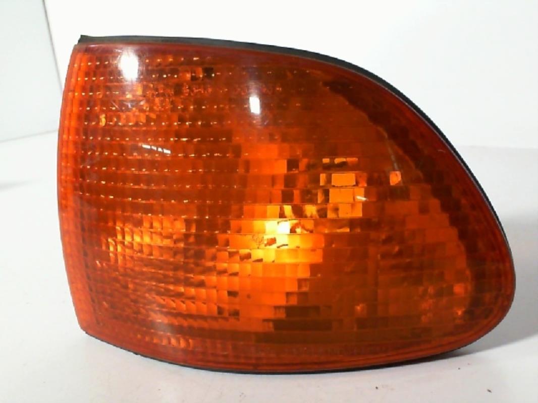 Optique avant secondaire gauche (feux)(clignotant) BMW SERIE 7 E38  - 1