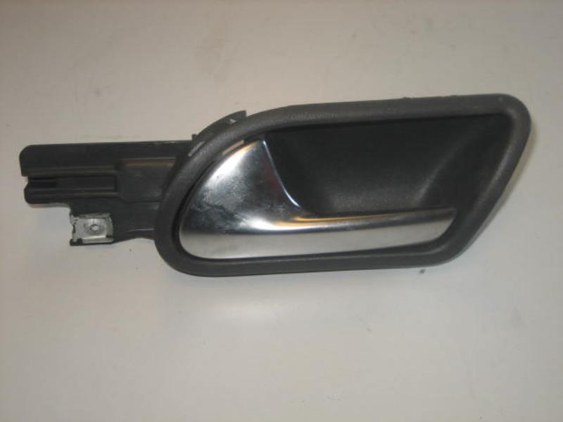 Maniglia interna posteriore sinistra VOLKSWAGEN GOLF 5 Diésel - 1